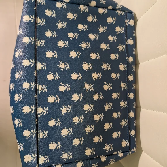 Coach Badlands Floral (Blue/White) Zip Tote Handbag - Picture 9 of 15